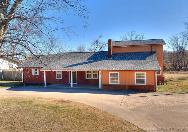 Photo 3 of Sale Pending at 2524 W 51st Street, Tulsa, OK 74107 | MLS# 2606310 | Listing updated on 2026-09-08