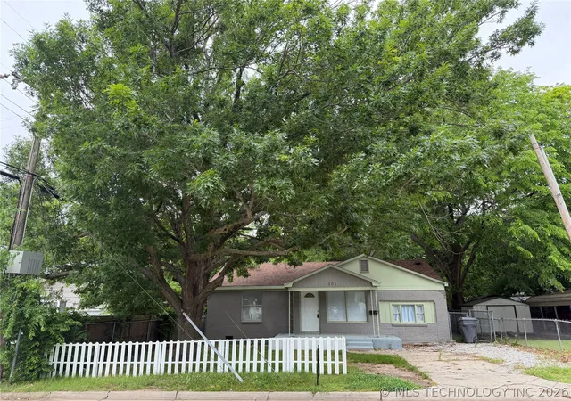 Photo 1 of Single family home for sale at 305 P Sw, Ardmore, OK 73401 | MLS# 2607114 | Listing updated on 2026-09-09