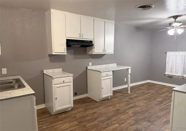 Photo 3 of Single family home for sale at 305 P SW, Ardmore, OK 73401 | MLS# 2607114 | Listing updated on 2026-09-09