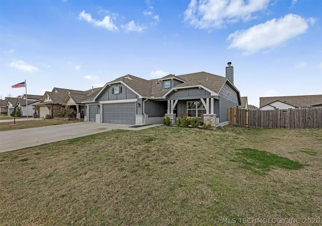 Photo 3 of Sale Pending at 7403 E 87th Street N, Owasso, OK 74055 | MLS# 2607123 | Listing updated on 2026-08-29