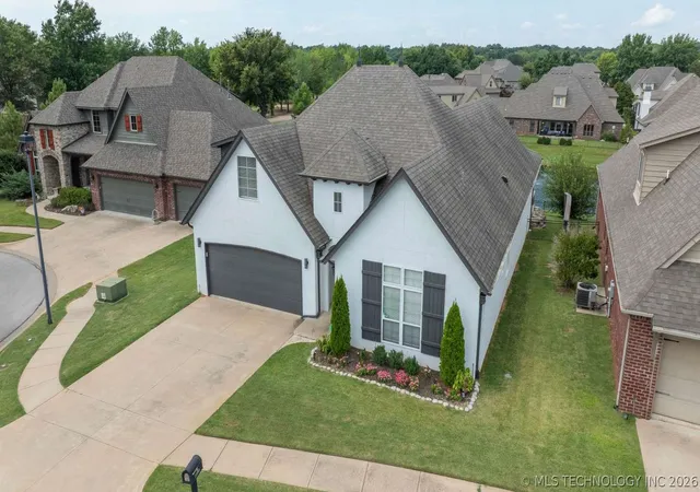 Photo 3 of Sale Pending at 11340 S 75th Eastavenue, Bixby, OK 74008 | MLS# 2606565 | Listing updated on 2026-09-08