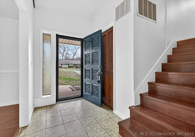Photo 3 of Single family home for sale at 837 Winding Way, Bartlesville, OK 74006 | MLS# 2608696 | Listing updated on 2026-09-24