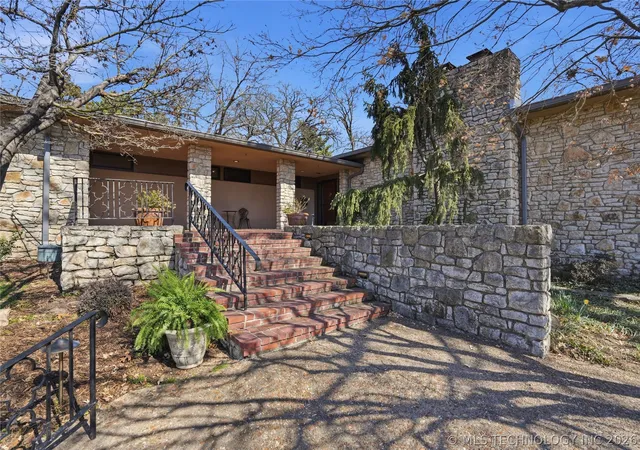Photo 2 of Sale Pending at 4343 S Victor Ave, Tulsa, OK 74105 | MLS# 2608603 | Listing updated on 2026-09-12