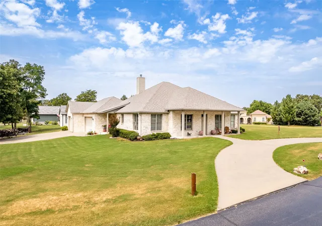 Photo 1 of Sale Pending at 33389 S Coves Dr, Afton, OK 74331 | MLS# 2608743 | Listing updated on 2026-09-14