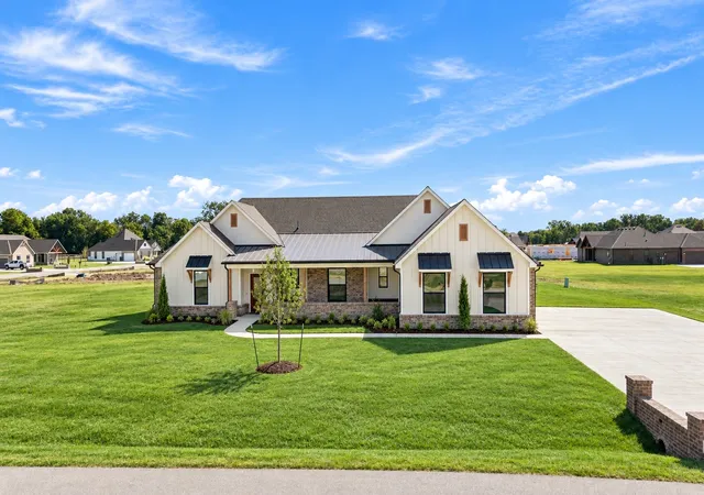 Photo 1 of Single family home for sale at 10211 N 162nd Avenue E, Owasso, OK 74055 | MLS# 2609586 | Listing updated on 2026-09-15