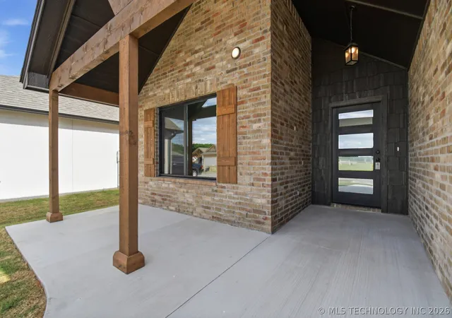 Photo 4 of Sale Pending at 10324 E 132nd Street S, Bixby, OK 74008 | MLS# 2609484 | Listing updated on 2026-09-08