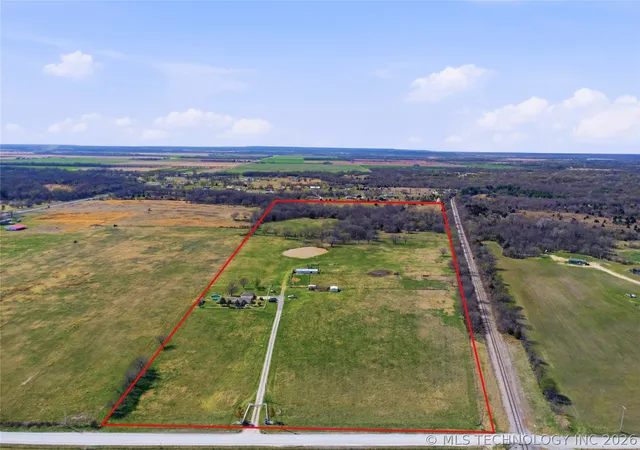 Photo 3 of Sale Pending at 19828 S 365th Eastavenue, Porter, OK 74454 | MLS# 2609704 | Listing updated on 2026-09-03