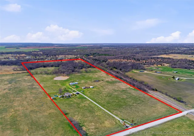 Photo 4 of Sale Pending at 19828 S 365th Eastavenue, Porter, OK 74454 | MLS# 2609704 | Listing updated on 2026-09-03
