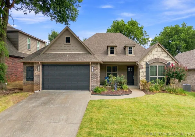 Photo 1 of Sale Pending at 1808 E Jacksonville St, Broken Arrow, OK 74012 | MLS# 2609846 | Listing updated on 2026-09-17