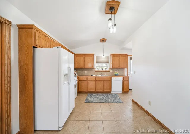 Photo 3 of Single family home for sale at 447684 Anchors End #37, Ketchum, OK 74349 | MLS# 2609844 | Listing updated on 2026-10-04
