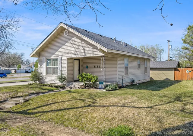 Photo 2 of Single family home for sale at 1125 Bixby, Ardmore, OK 73401 | MLS# 2610000 | Listing updated on 2026-08-29