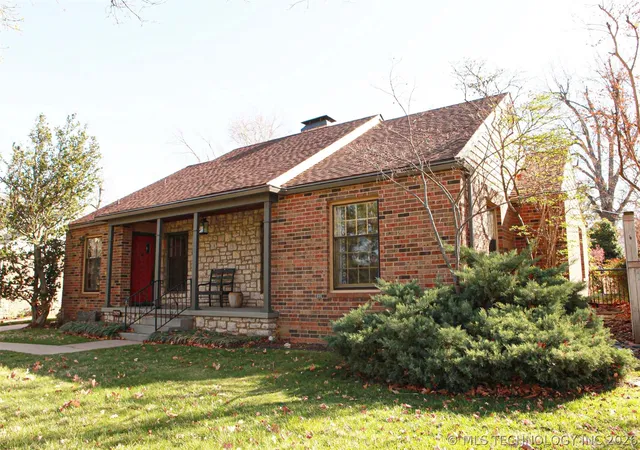 Photo 2 of Single family home for sale at 2325 S Columbia Pl, Tulsa, OK 74114 | MLS# 2608913 | Listing updated on 2026-09-03
