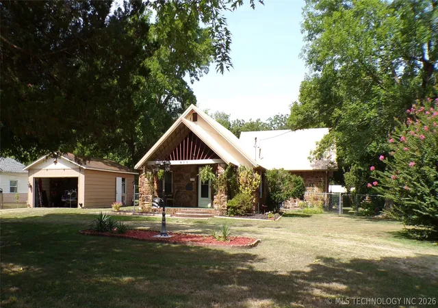 Photo 1 of Single family home for sale at 811 N State St, Wagoner, OK 74467 | MLS# 2610273 | Listing updated on 2026-09-09