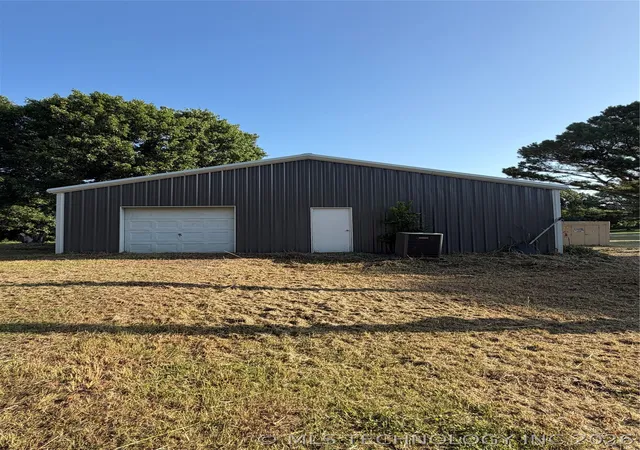 Photo 2 of Single family home for sale at 215 N Eagle Blf, Cleveland, OK 74020 | MLS# 2610278 | Listing updated on 2026-09-14