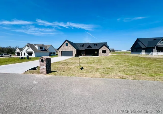 Photo 2 of Single family home for sale at 1484 Darlene Ln, Fort Gibson, OK 74434 | MLS# 2609974 | Listing updated on 2026-09-08
