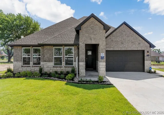 Photo 1 of Single family home for sale at 7515 N 154th Eastavenue, Owasso, OK 74055 | MLS# 2610625 | Listing updated on 2026-09-14
