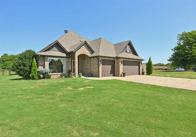 Photo 3 of Sale Pending at 9354 S 282nd Eastavenue, Broken Arrow, OK 74014 | MLS# 2610148 | Listing updated on 2026-09-14