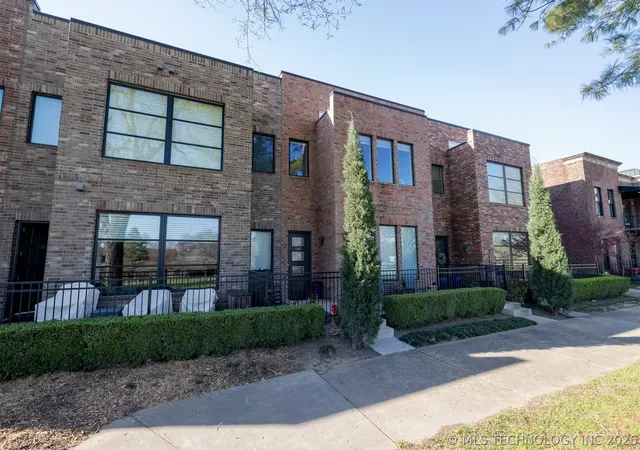Listing Photo 2 - Condo for sale in building located at 1129 E 7th St, Tulsa, OK 74120 - Unit #B13