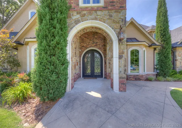 Photo 2 of Mansion for sale at 17940 E Red Hawk Rd, Owasso, OK 74055 | MLS# 2610681 | Listing updated on 2026-08-31