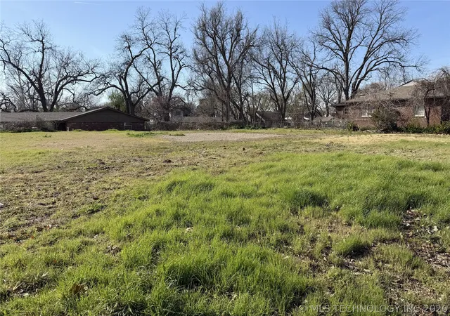 Photo 3 of Sale Pending at 4148 S Madison Pl, Tulsa, OK 74105 | MLS# 2609981 | Listing updated on 2026-09-02