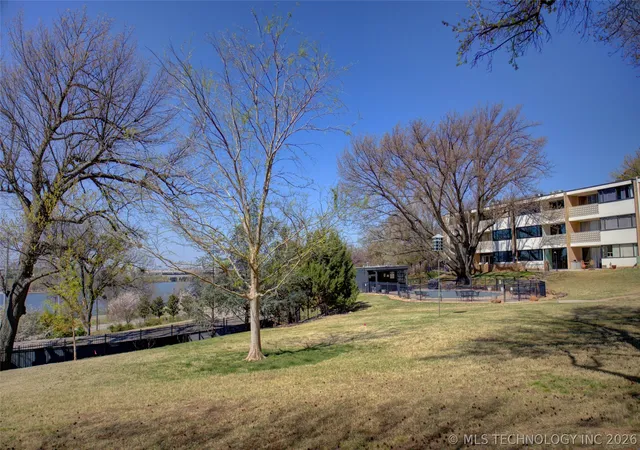 Listing Photo 2 - Condo for sale in building located at 611 W 15th St, Tulsa, OK 74127 - Unit #E1