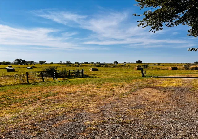 Photo 3 of Single family home for sale at 422502 E 1100 Road, Checotah, OK 74426 | MLS# 2611179 | Listing updated on 2026-08-29