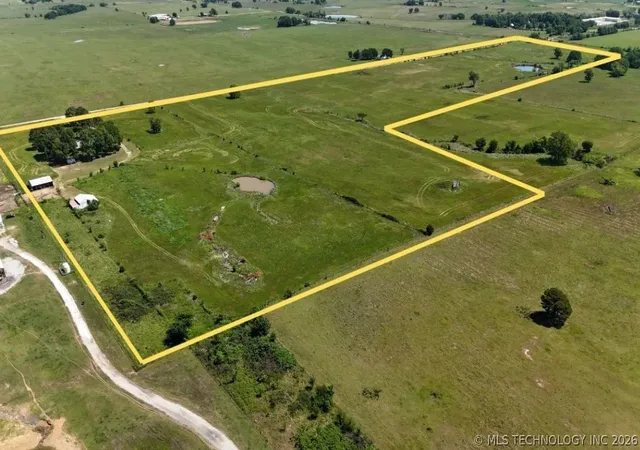 Photo 3 of Single family home for sale at 422502 E 1100 Road, Checotah, OK 74426 | MLS# 2611179 | Listing updated on 2026-08-29