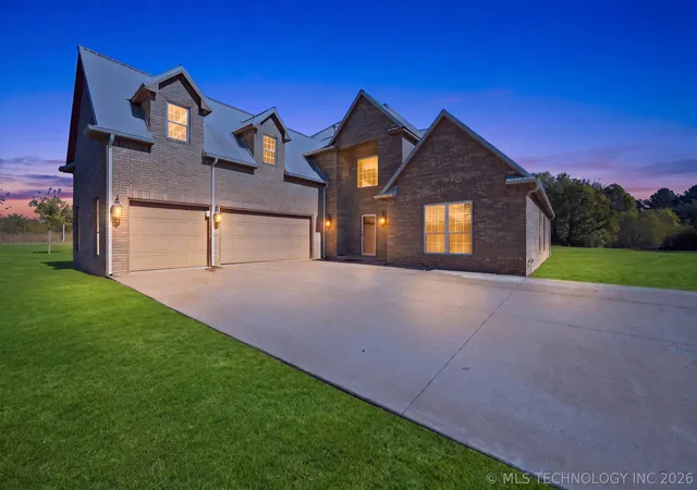 Single family home for sale at 23727 S 413th Eastavenue, Porter, OK 74454 | MLS# 2610648