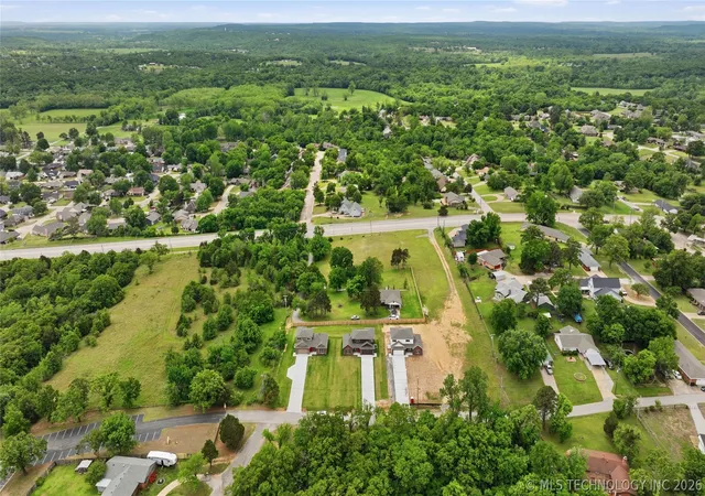 Photo 3 of Single family home for sale at 1528 E Grayson Ave, Sapulpa, OK 74066 | MLS# 2611039 | Listing updated on 2026-09-05