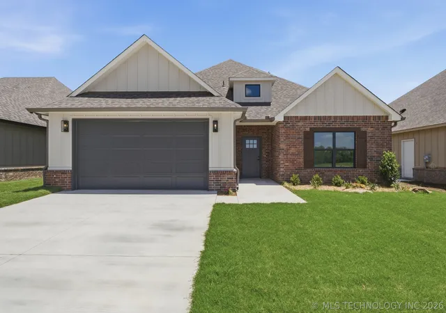 Photo 1 of Single family home for sale at 1009 S Chickasaw St, Skiatook, OK 74070 | MLS# 2611711 | Listing updated on 2026-09-14