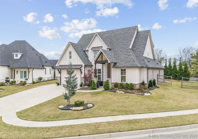 Photo 3 of Sale Pending at 7201 N Hawthorne Ln, Owasso, OK 74055 | MLS# 2611718 | Listing updated on 2026-09-02