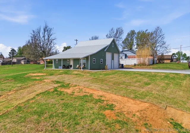 Photo 2 of Single family home for sale at 510 W Pine St, Drumright, OK 74030 | MLS# 2610245 | Listing updated on 2026-09-30