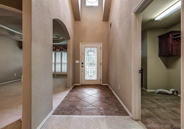Photo 3 of Single family home for sale at 704 W Indianapolis St, Broken Arrow, OK 74012 | MLS# 2608964 | Listing updated on 2026-09-14