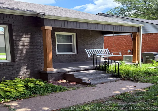 Photo 3 of Single family home for sale at 957 E 37th Street, Tulsa, OK 74105 | MLS# 2611935 | Listing updated on 2026-09-12