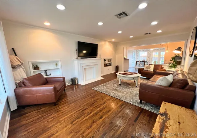 Photo 3 of Single family home for sale at 957 E 37th Street, Tulsa, OK 74105 | MLS# 2611935 | Listing updated on 2026-09-12