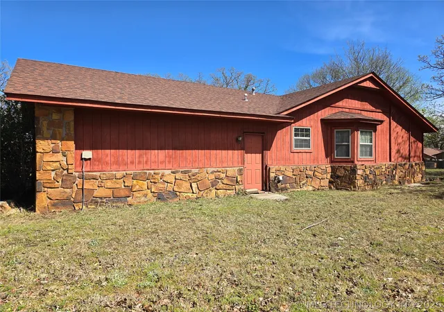 Photo 3 of Sale Pending at 1511 Timber Ridge Dr, Cleveland, OK 74020 | MLS# 2611939 | Listing updated on 2026-09-09