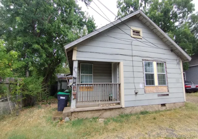 Photo 3 of Sale Pending at 303 S Bluff, Tahlequah, OK 74464 | MLS# 2611989 | Listing updated on 2026-09-04