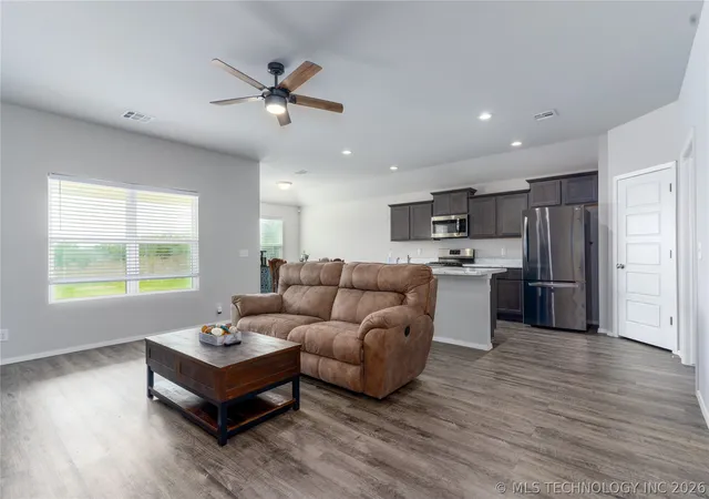 Photo 3 of Single family home for sale at 7312 E 141st Street, Collinsville, OK 74021 | MLS# 2611412 | Listing updated on 2026-09-08