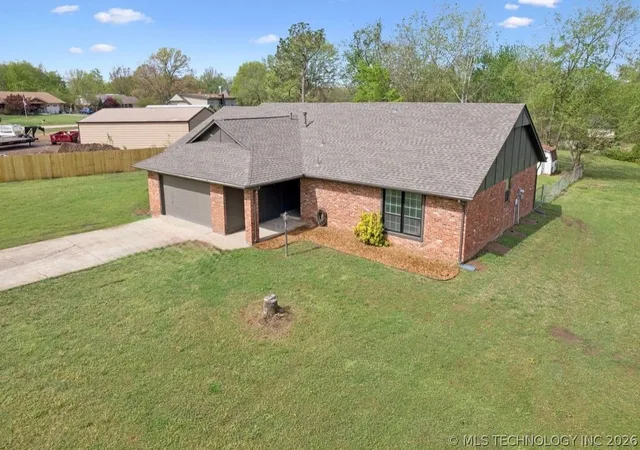 Photo 3 of Single family home for sale at 23601 E 79th Street, Broken Arrow, OK 74014 | MLS# 2611625 | Listing updated on 2026-09-14