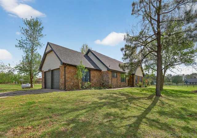Photo 2 of Sale Pending at 19132 E Summer Ln, Claremore, OK 74019 | MLS# 2612177 | Listing updated on 2026-09-11
