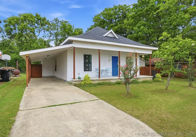 Photo 1 of Sale Pending at 1118 W Evergreen St, Durant, OK 74701 | MLS# 2612211 | Listing updated on 2026-08-31