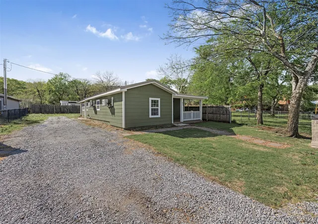 Photo 2 of Single family home for sale at 62 Sportsmans Dr, Chouteau, OK 74337 | MLS# 2612394 | Listing updated on 2026-09-04