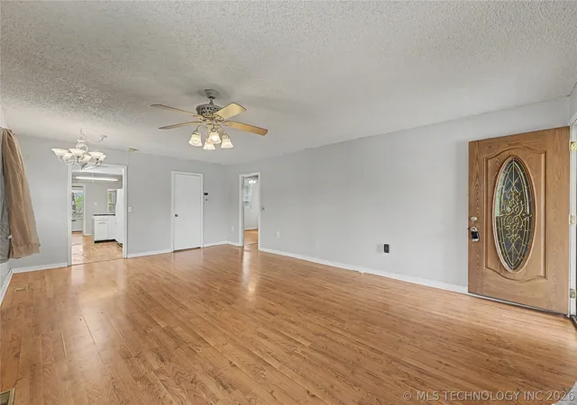 Photo 3 of Sale Pending at 407 N Main St, Sand Springs, OK 74063 | MLS# 2612763 | Listing updated on 2026-09-08