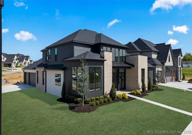 Photo 2 of Single family home for sale at 401 N 80th Street, Broken Arrow, OK 74014 | MLS# 2612785 | Listing updated on 2026-09-14