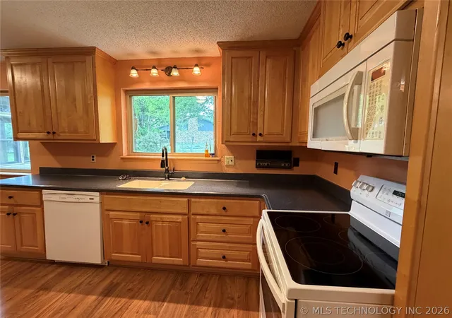 Photo 2 of Single family home for sale at 3206 Monta Pl, Muskogee, OK 74403 | MLS# 2612836 | Listing updated on 2026-09-04