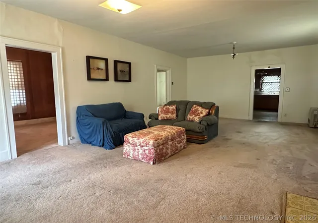Photo 3 of Single family home for sale at 814 S Severs St, Okmulgee, OK 74447 | MLS# 2611856 | Listing updated on 2026-09-23