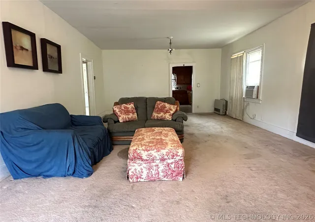 Photo 3 of Single family home for sale at 814 S Severs St, Okmulgee, OK 74447 | MLS# 2611856 | Listing updated on 2026-09-23