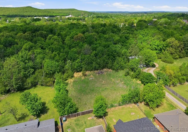 Photo 4 of Sale Pending at 1325 S 9th Street, Mc Alester, OK 74501 | MLS# 2612844 | Listing updated on 2026-09-02