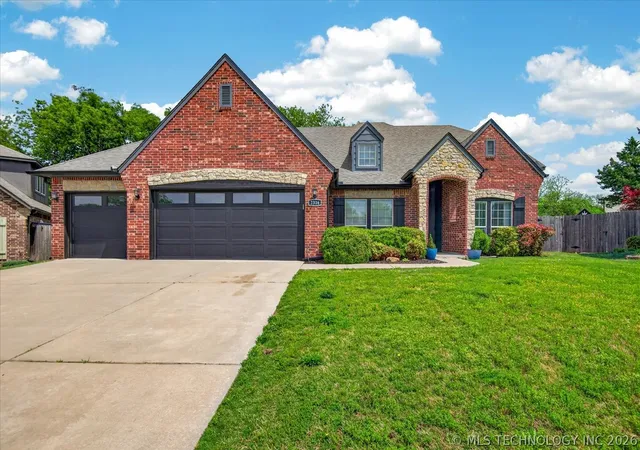 Photo 1 of Sale Pending at 2316 Jefferson Rd, Bartlesville, OK 74006 | MLS# 2612525 | Listing updated on 2026-09-04