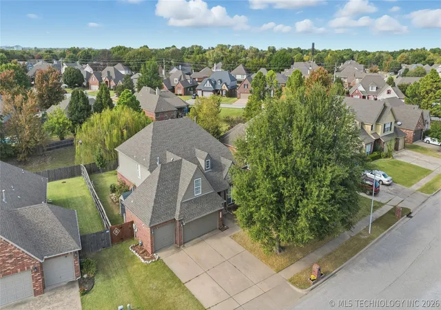 Photo 2 of Sale Pending at 4012 W Kent St, Broken Arrow, OK 74012 | MLS# 2613228 | Listing updated on 2026-08-31